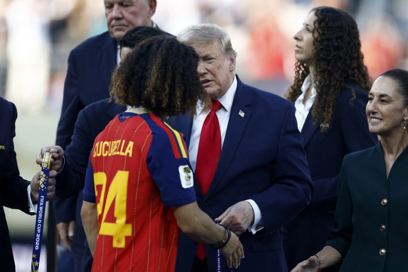 Cucurella ætlar að fá sér húðflúr af De la Fuente - „Er ekki svo ljótur"