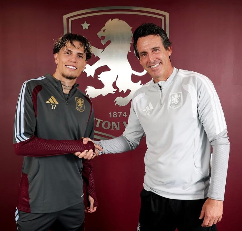 Garnacho og Unai Emery.