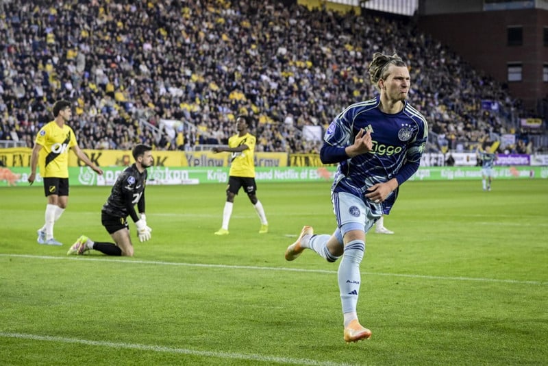 PSG í viðræðum við Ajax