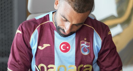 Salah skrifar undir tveggja ára samning við Trabzonspor...