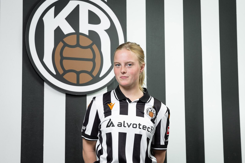 Karítas framlengir við KR
