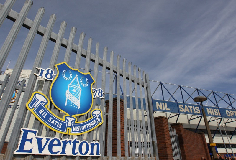 Fyrir utan Goodison Park, heimavöll félagsins.