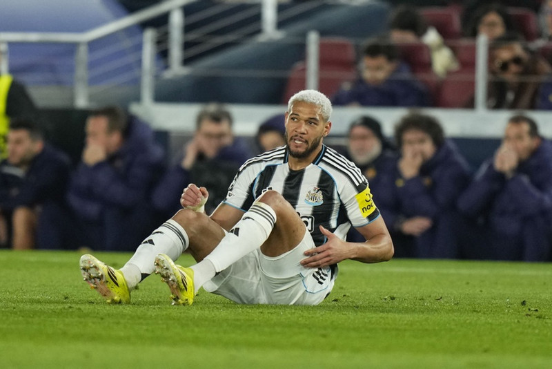 Joelinton verður ekki með gegn Liverpool.