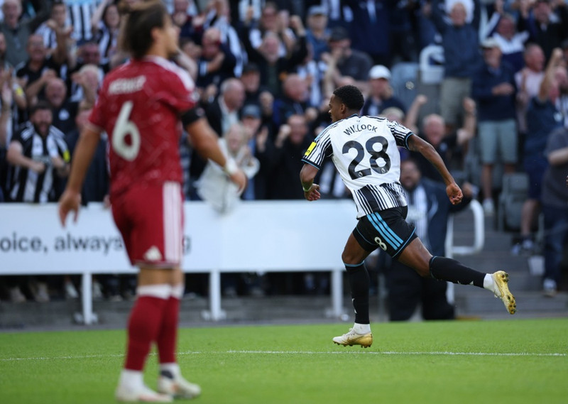 Joe Willock kom Newcastle yfir stuttu eftir jöfnunarmark Gakpo