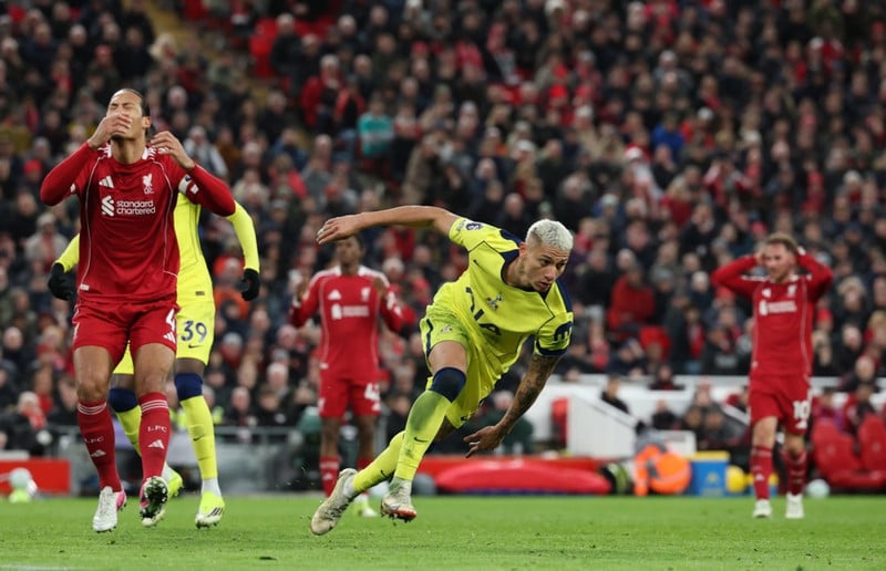 Tottenham heimsækir Liverpool á Anfield