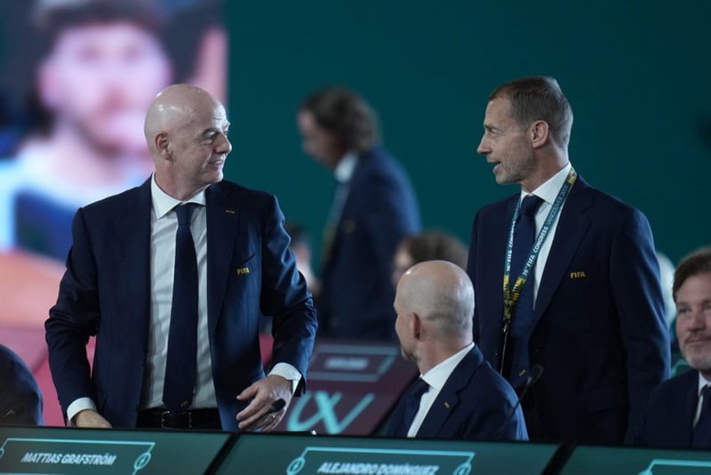 Gianni Infantino forseti FIFA og Aleksander Ceferin forseti UEFA.
