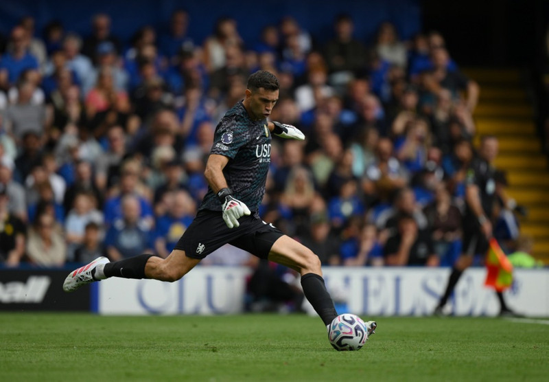 Emi Martínez þreytti frumraun sína með Chelsea
