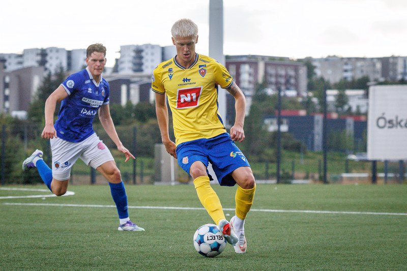 Adam Ægir verður samningslaus eftir tímabil.
