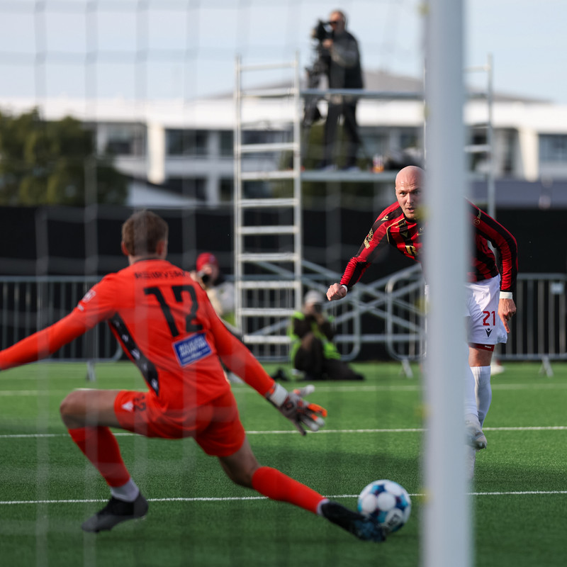 Myndaveisla: Troðfullt á toppslagnum á Meistaravöllum