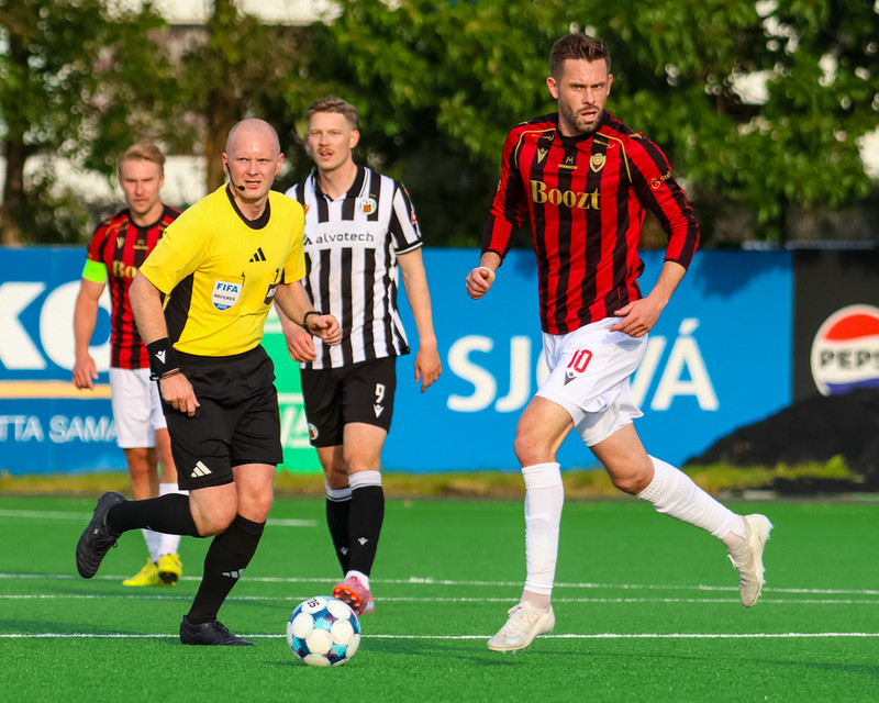 Myndaveisla: Troðfullt á toppslagnum á Meistaravöllum