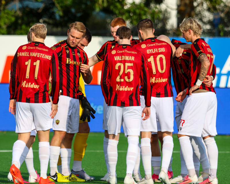 Myndaveisla: Troðfullt á toppslagnum á Meistaravöllum