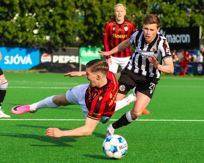 Myndaveisla: Troðfullt á toppslagnum á Meistaravöllum