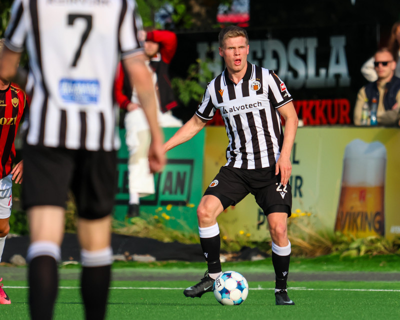 Myndaveisla: Troðfullt á toppslagnum á Meistaravöllum