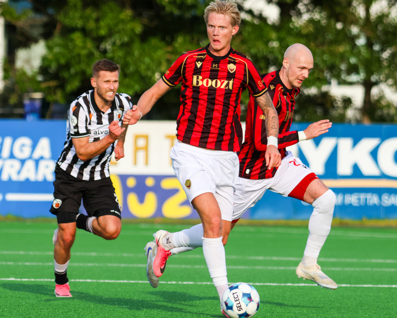 Myndaveisla: Troðfullt á toppslagnum á Meistaravöllum