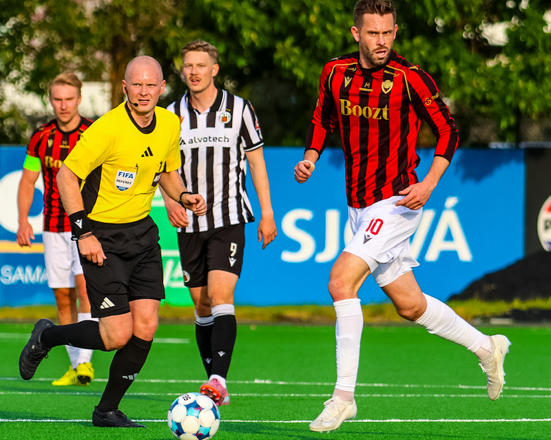 Myndaveisla: Troðfullt á toppslagnum á Meistaravöllum