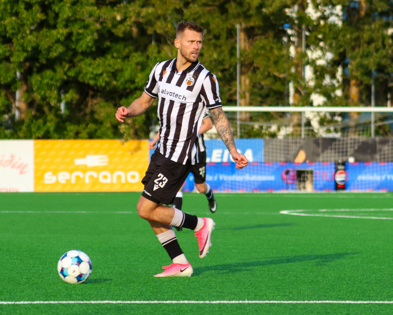 Myndaveisla: Troðfullt á toppslagnum á Meistaravöllum