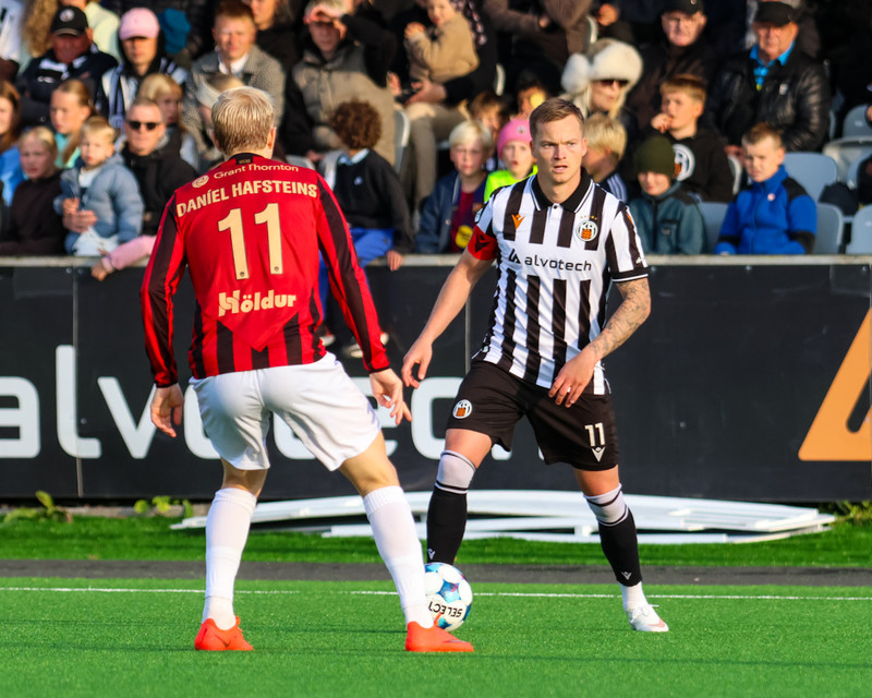 Myndaveisla: Troðfullt á toppslagnum á Meistaravöllum