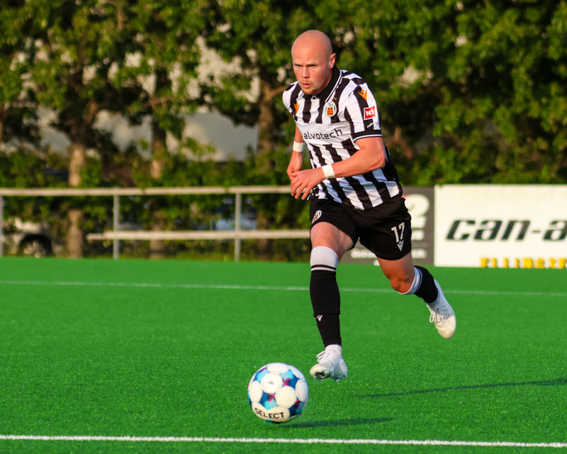 Myndaveisla: Troðfullt á toppslagnum á Meistaravöllum