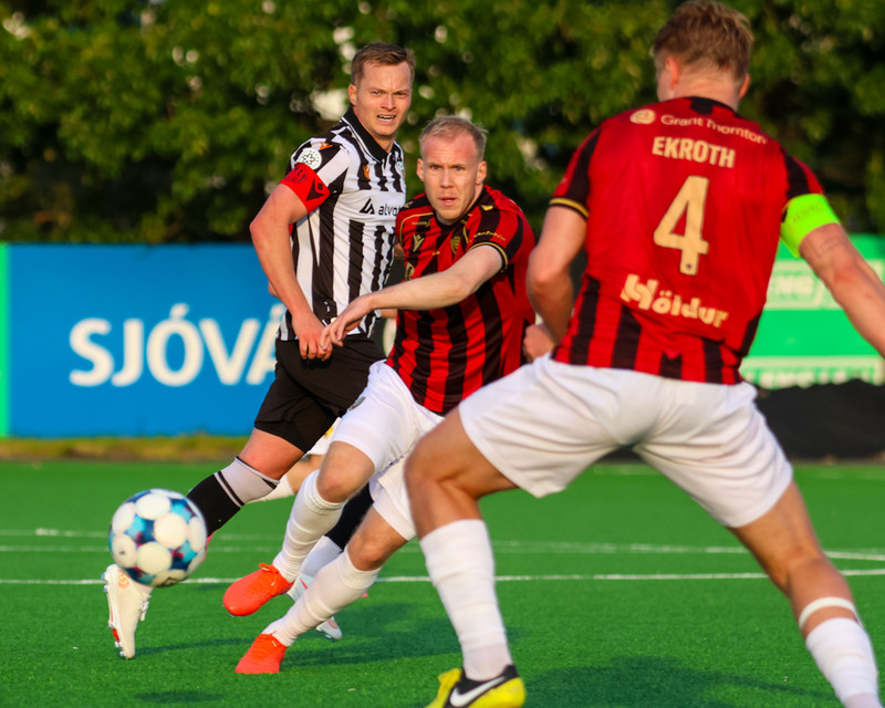 Myndaveisla: Troðfullt á toppslagnum á Meistaravöllum