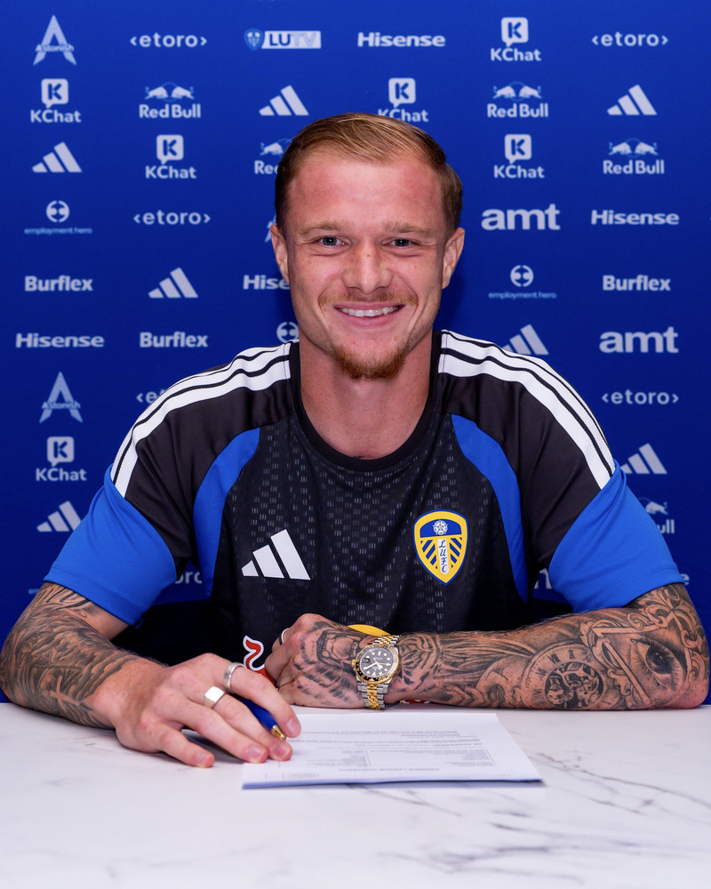 Franskur bakvörður í Leeds (Staðfest)