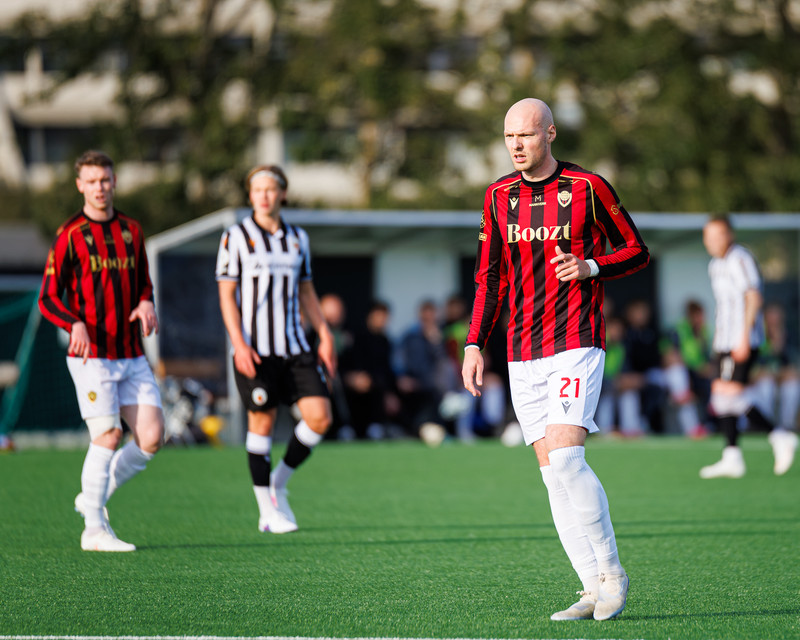 Myndaveisla: Troðfullt á toppslagnum á Meistaravöllum
