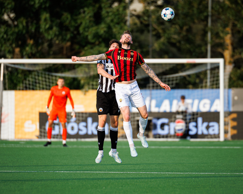 Myndaveisla: Troðfullt á toppslagnum á Meistaravöllum