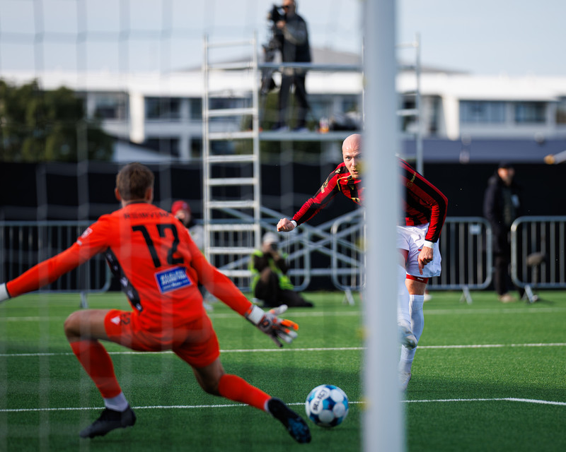 Myndaveisla: Troðfullt á toppslagnum á Meistaravöllum