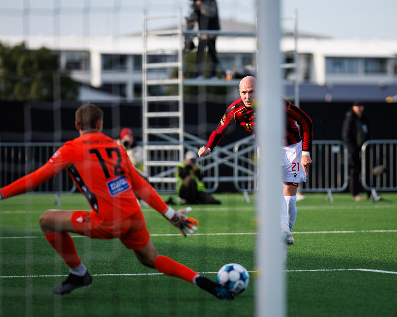 Myndaveisla: Troðfullt á toppslagnum á Meistaravöllum