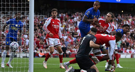England: Meistararnir alltof stór biti fyrir Chelsea