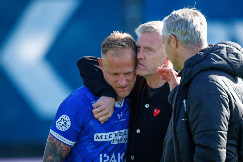 Kennie Chopart setti boltann í eigið net sem kom Blikum á bragðið