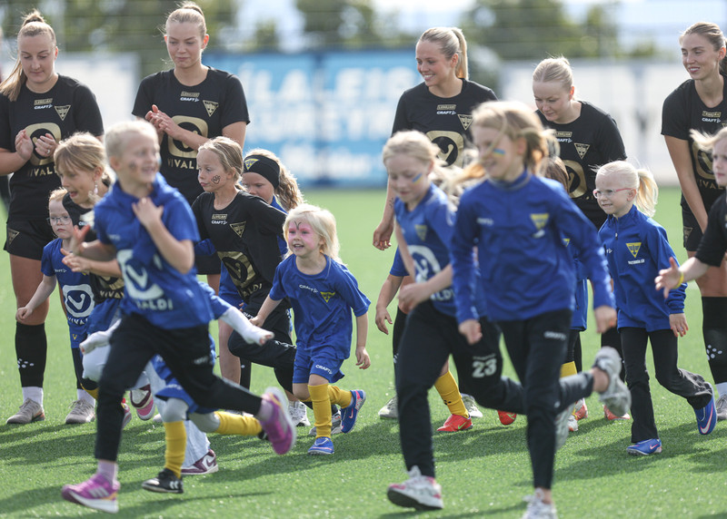 Myndaveisla: Gleði þegar Gróttukonur komust upp í Bestu