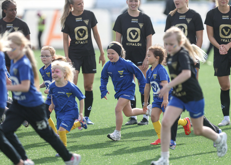 Myndaveisla: Gleði þegar Gróttukonur komust upp í Bestu