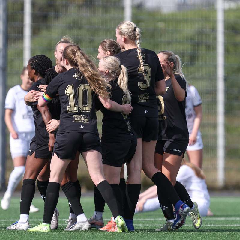 Myndaveisla: Gleði þegar Gróttukonur komust upp í Bestu