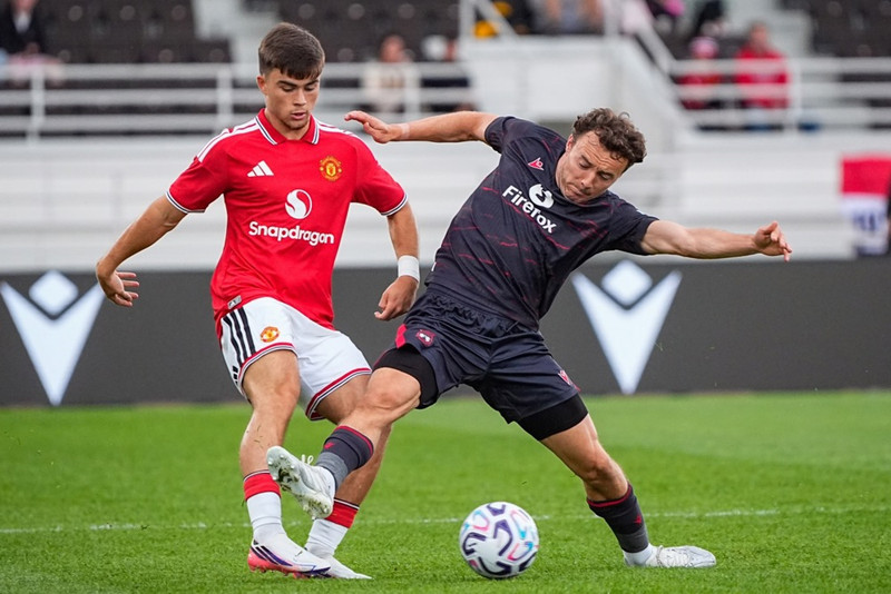 Hinn 19 ára gamli Harry Amass gæti spilað hjá United á morgun.