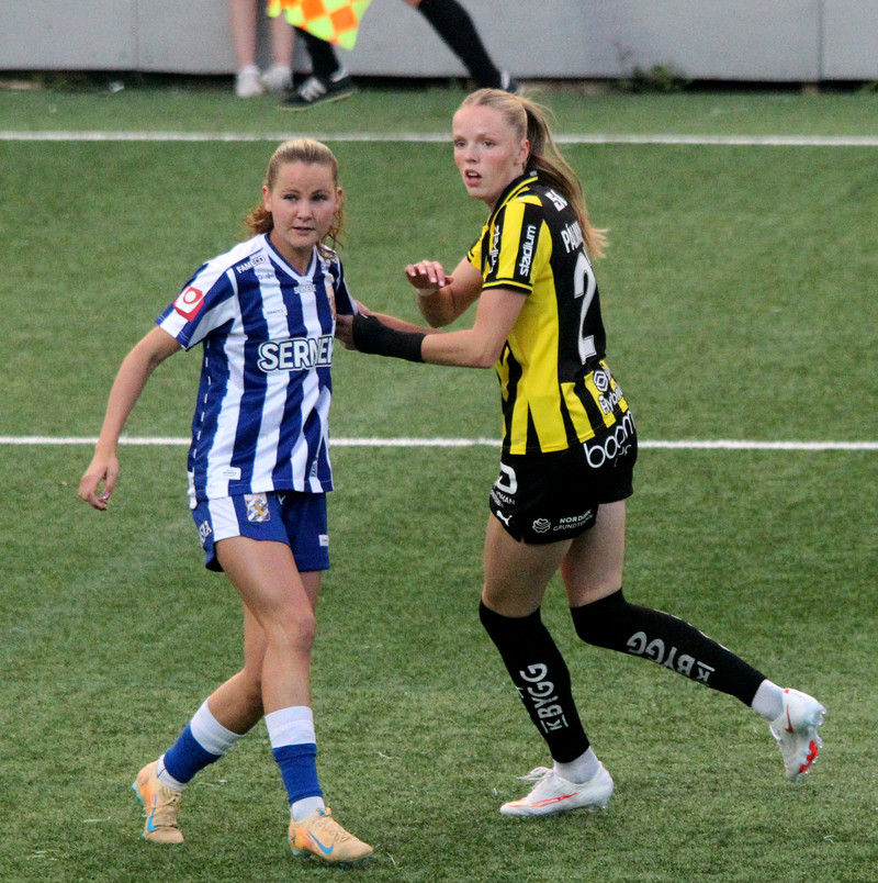 Thelma Karen í leik með Häcken.