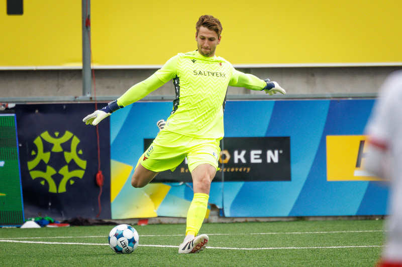 Frederik Schram framlengir við Val út 2029