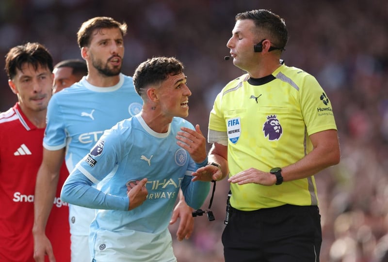 Sjáðu það helsta úr Manchesterslagnum: Foden sá rautt