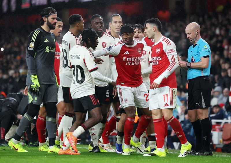 England í dag - Úrvalsdeildarslagir hjá Arsenal og Liverpool