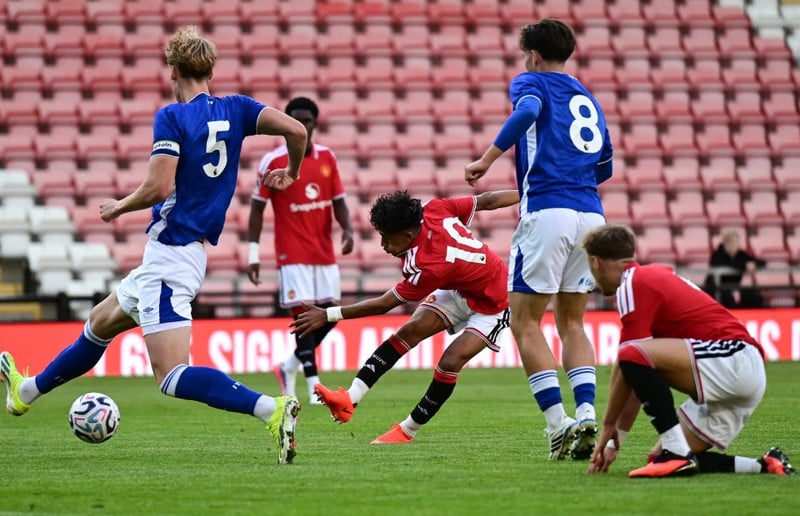 JJ Gabriel gæti yfirgefið United í næsta mánuði