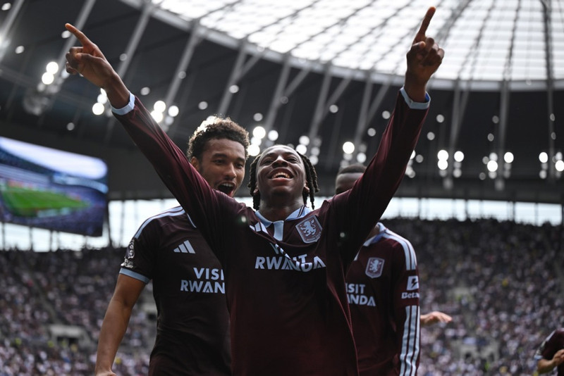 England: Manzambi allt í öllu í fyrsta sigri Villa - Tottenham í fallsæti