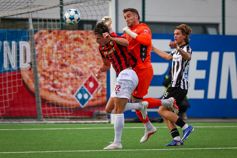 Myndaveisla: Íslandsmeistararnir vökvaðir í Vesturbænum