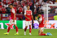 England: Meistararnir teknir í bakaríið í Brighton