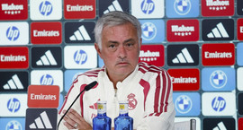 Ósáttur Mourinho prentaði út myndir og mætti með á...
