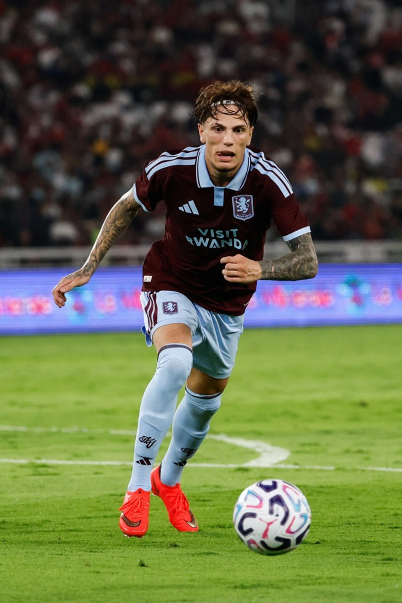 Aleljandro Garnacho í treyju Aston Villa.