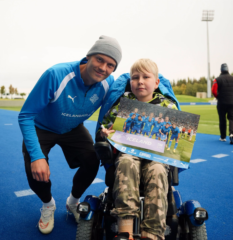 Orri Steinn Óskarsson landsliðsfyrirliði gaf af sér.