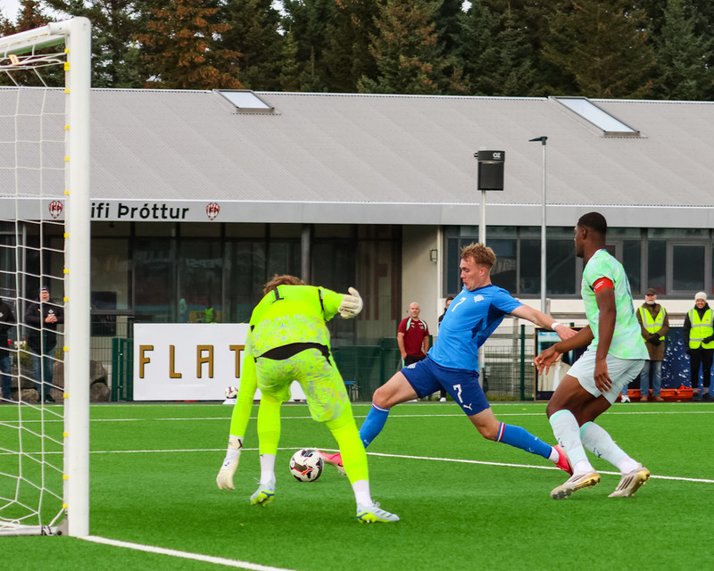 U21: Strákarnir léku listir sínar og pökkuðu Sviss saman