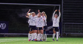 Besta deild kvenna: Víkingur og Valur féllu