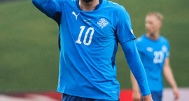 Byrjunarlið Íslands: Rifbeinsbrotinn Gylfi byrjar