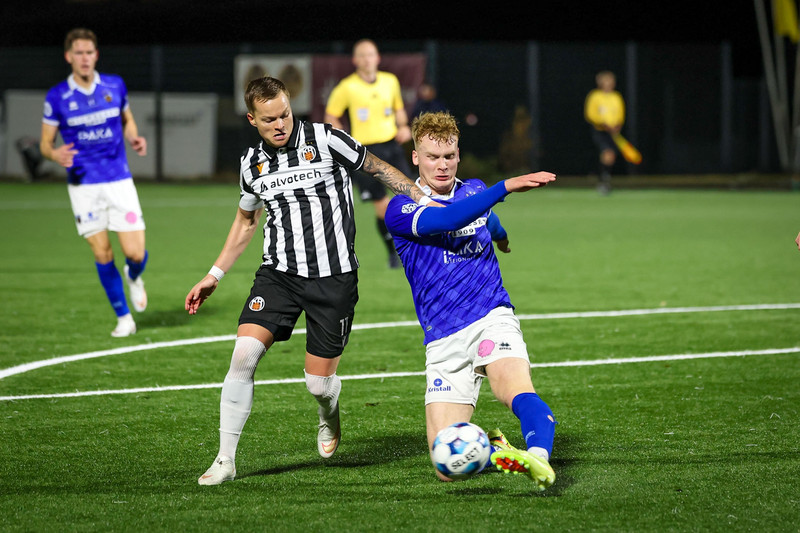 Besta deildin: Aron Sig jafnaði markametið í mikilvægum sigri