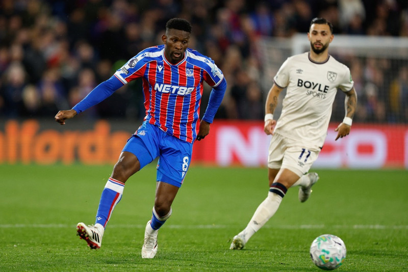 <b>Varnarmaður: Jefferson Lerma (Crystal Palace)</b> - Miðjumaður sem lék afskaplega vel í öftustu línu.